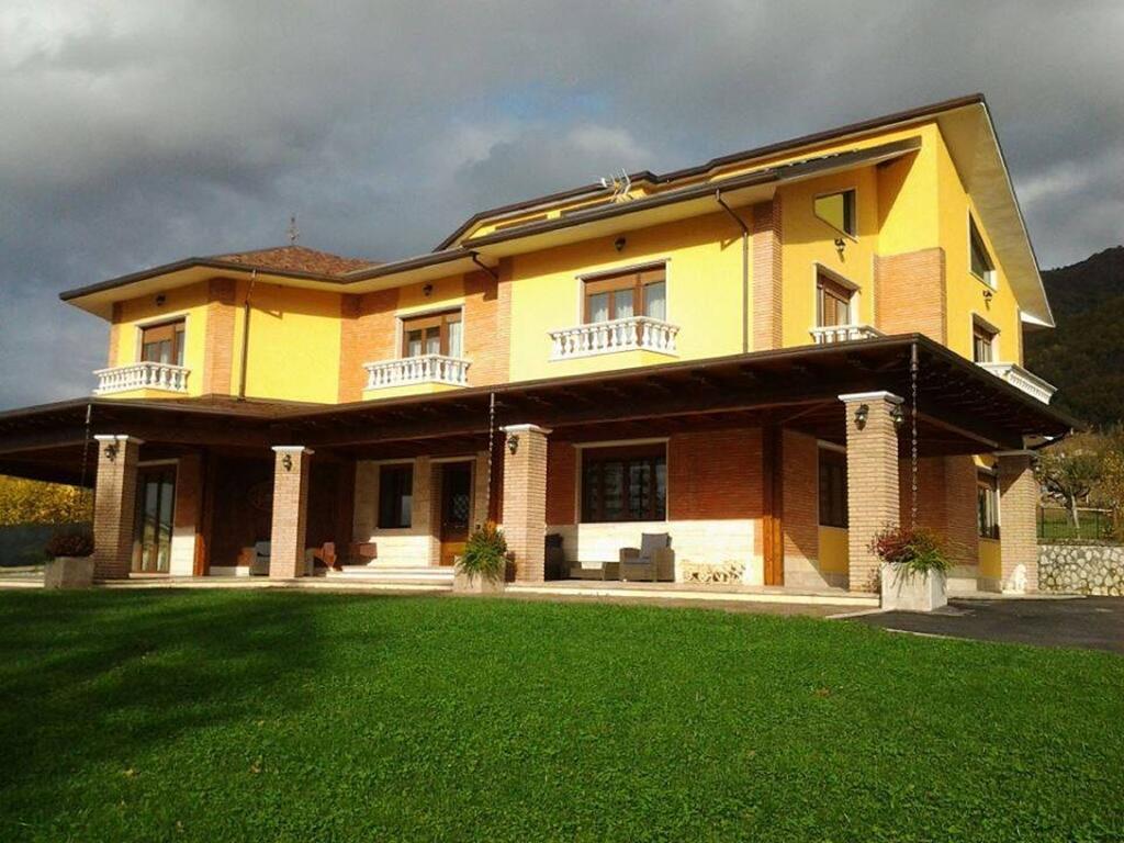 La Villa Guest House Capitignano Zewnętrze zdjęcie